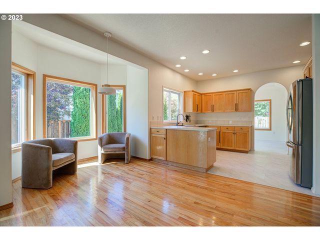 1495 Ne ZACHARY St, Hillsboro, OR 97124