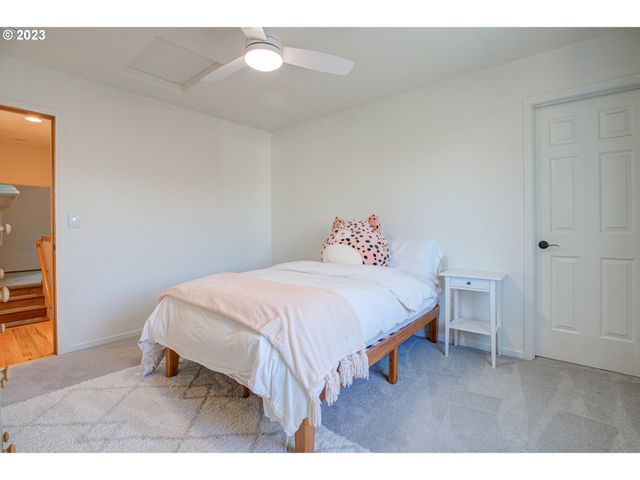 1495 Ne ZACHARY St, Hillsboro, OR 97124