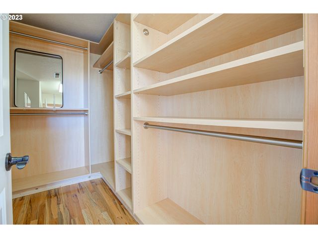 1495 Ne ZACHARY St, Hillsboro, OR 97124