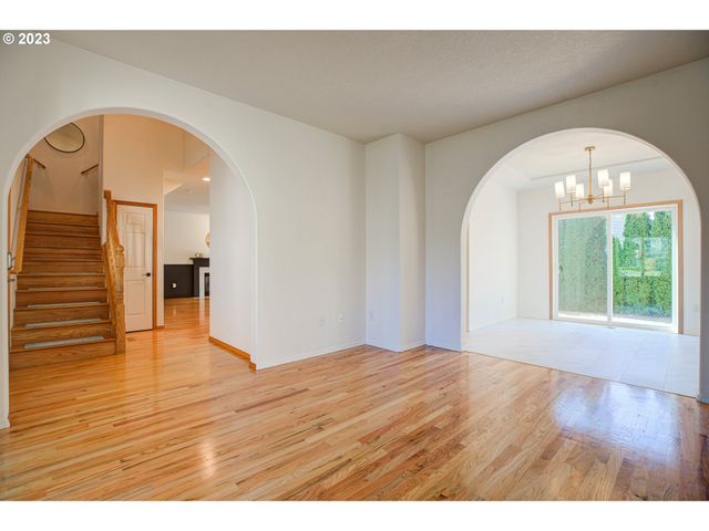 1495 Ne ZACHARY St, Hillsboro, OR 97124