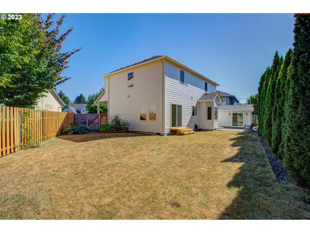 1495 Ne ZACHARY St, Hillsboro, OR 97124