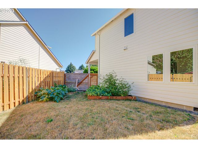 1495 Ne ZACHARY St, Hillsboro, OR 97124