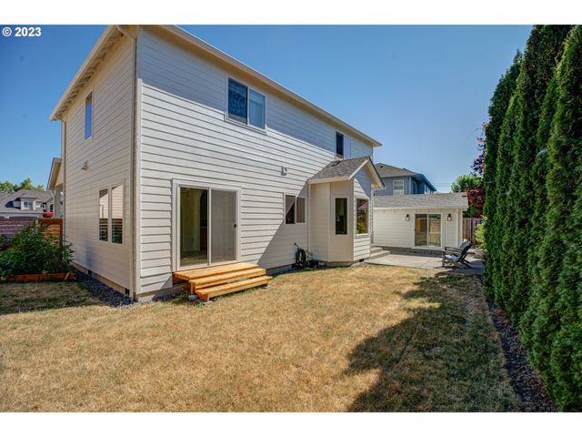 1495 Ne ZACHARY St, Hillsboro, OR 97124