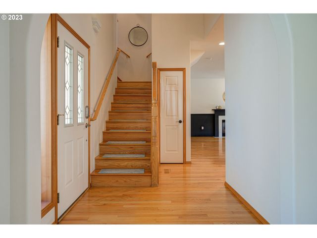 1495 Ne ZACHARY St, Hillsboro, OR 97124