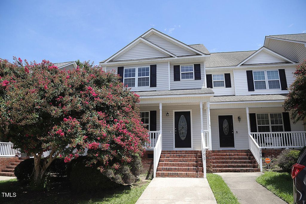 208 Wimbledon Court, Clayton, NC 27520