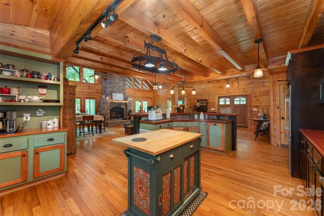 698 Heartwood Drive, Marion, NC 28752