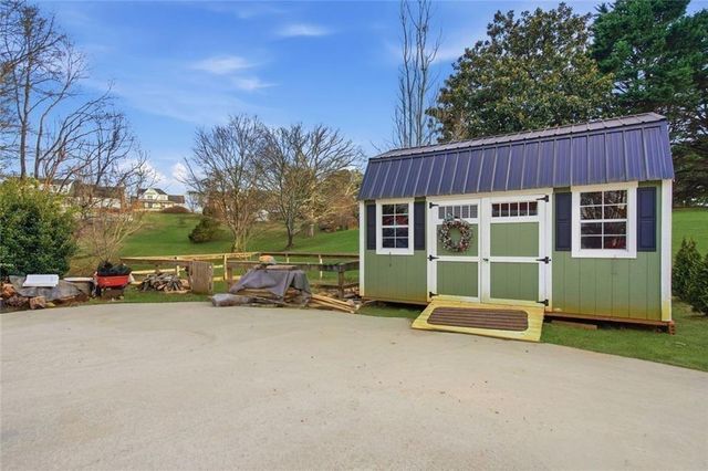 124 Golden Autumn Drive, Dahlonega, GA 30533
