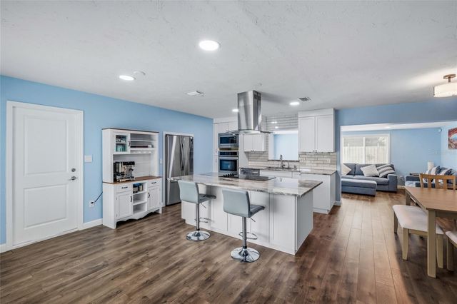 2411 RIDGE AVENUE, Sarasota, FL 34235