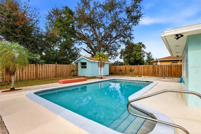 2411 RIDGE AVENUE, Sarasota, FL 34235