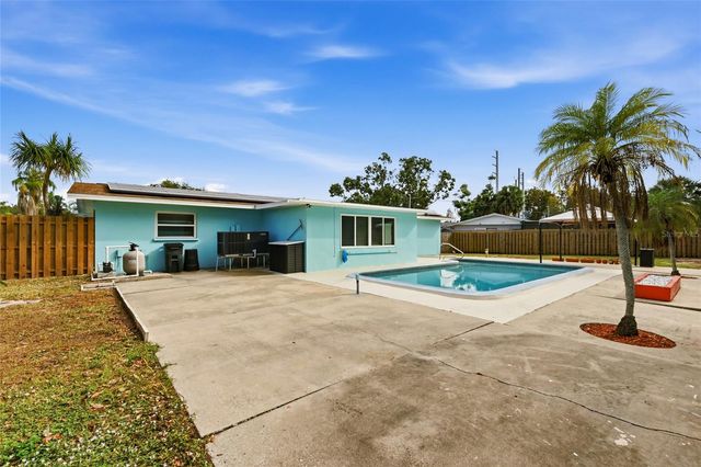 2411 RIDGE AVENUE, Sarasota, FL 34235