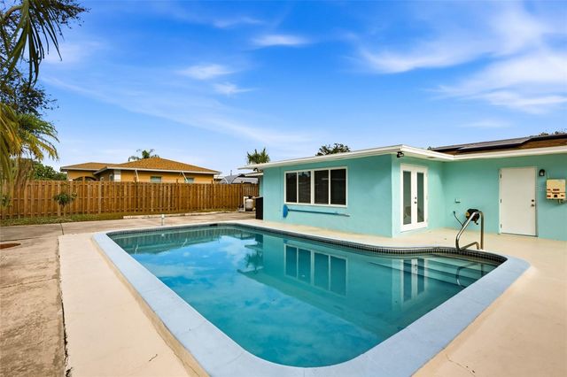 2411 RIDGE AVENUE, Sarasota, FL 34235