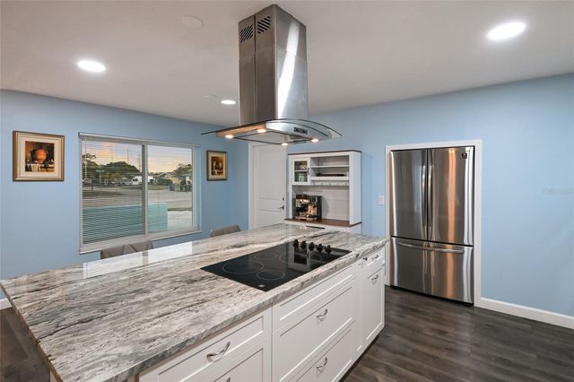 2411 RIDGE AVENUE, Sarasota, FL 34235