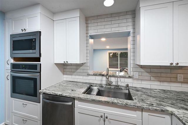 2411 RIDGE AVENUE, Sarasota, FL 34235