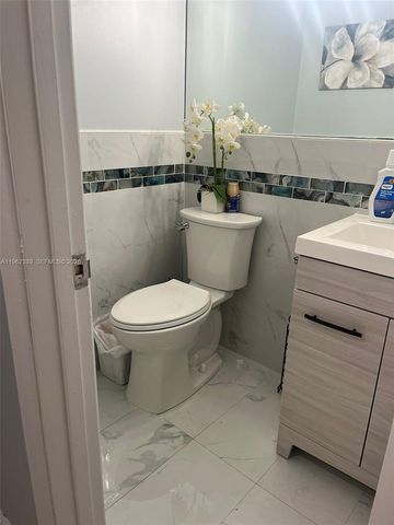 35 Camden B, West Palm Beach, FL 33417