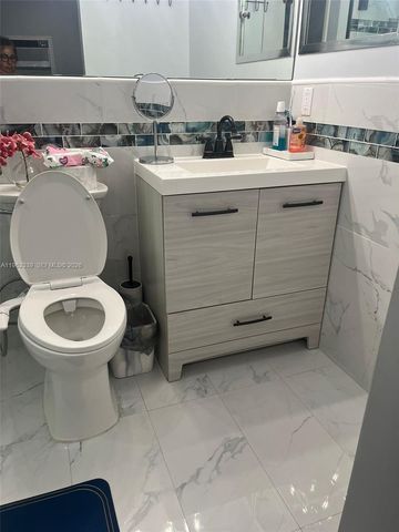 35 Camden B, West Palm Beach, FL 33417