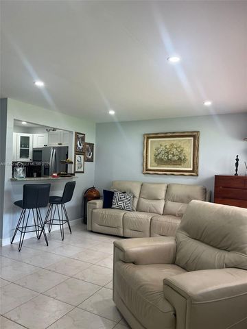 35 Camden B, West Palm Beach, FL 33417