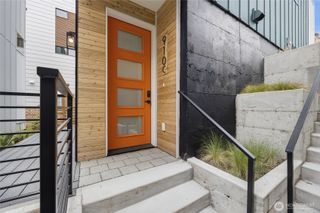 910 15th Avenue #C, Seattle, WA 98122