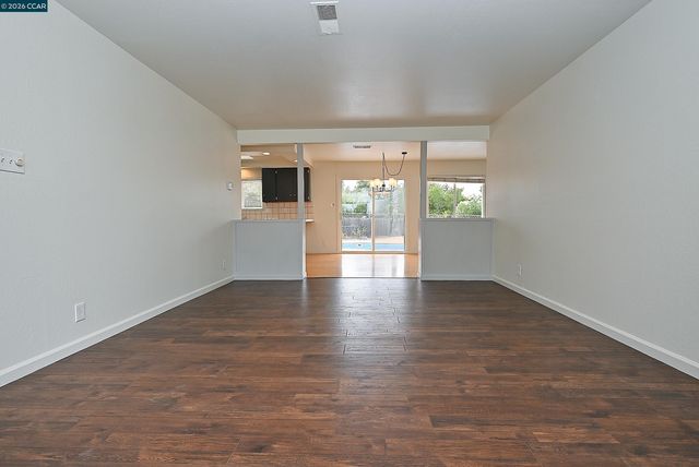 21 Eric Ct, Pleasant Hill, CA 94523