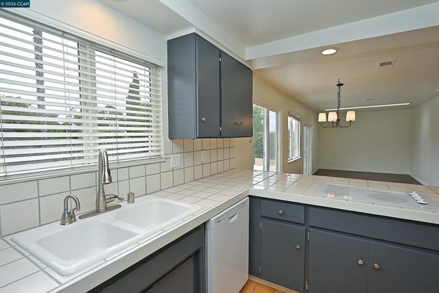21 Eric Ct, Pleasant Hill, CA 94523