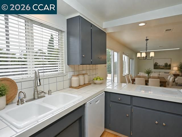 21 Eric Ct, Pleasant Hill, CA 94523