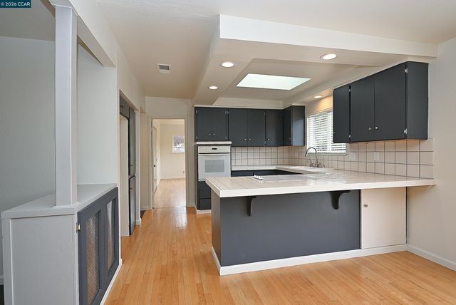 21 Eric Ct, Pleasant Hill, CA 94523