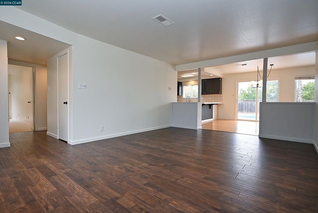 21 Eric Ct, Pleasant Hill, CA 94523