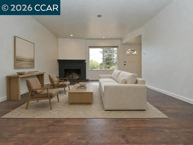 21 Eric Ct, Pleasant Hill, CA 94523
