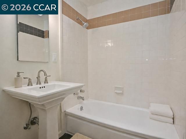 21 Eric Ct, Pleasant Hill, CA 94523