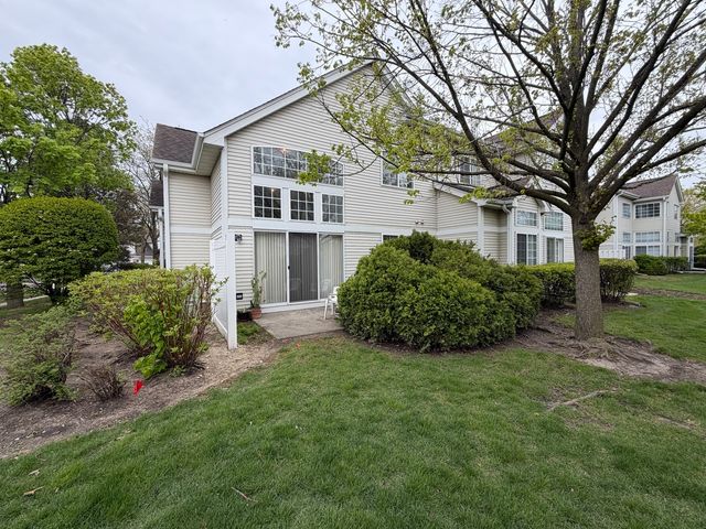 1145 Bristol Lane, Buffalo Grove, IL 60089