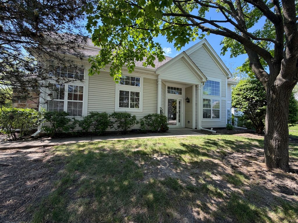 1145 Bristol Lane, Buffalo Grove, IL 60089