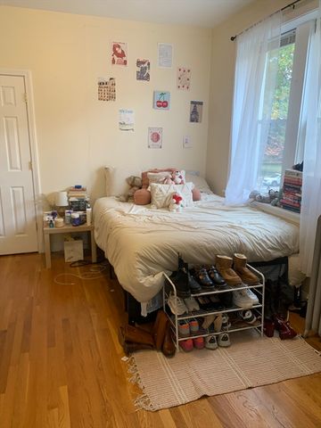 316 Saint Paul St 4, Brookline, MA 02446