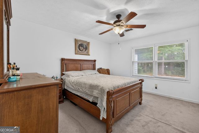 320 Williamsburg Way, Fayetteville, GA 30214
