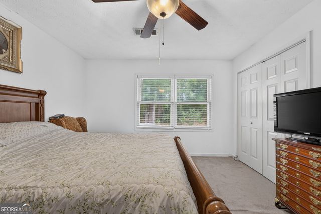320 Williamsburg Way, Fayetteville, GA 30214
