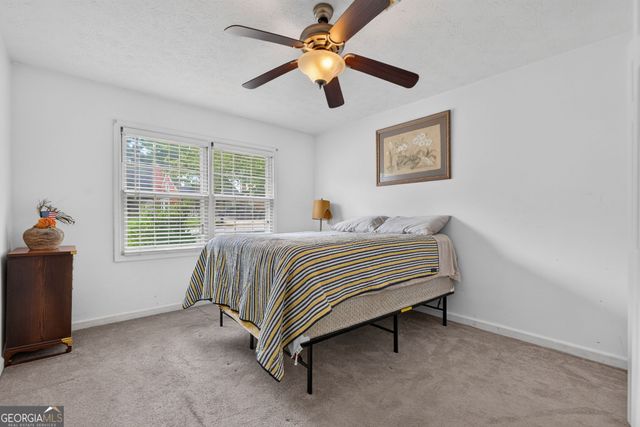 320 Williamsburg Way, Fayetteville, GA 30214