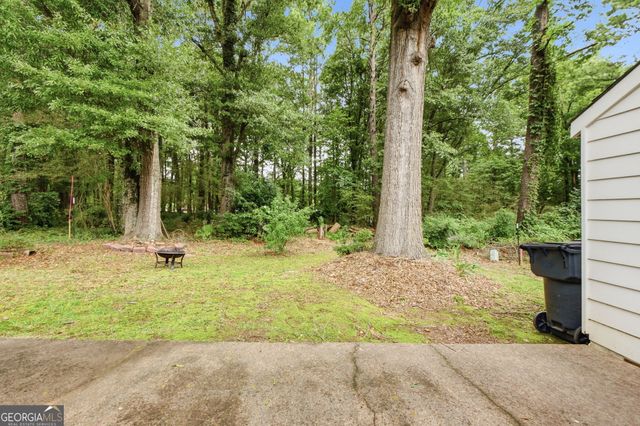 320 Williamsburg Way, Fayetteville, GA 30214