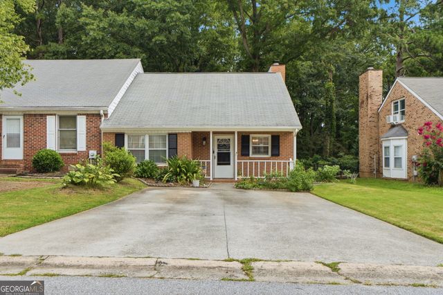 320 Williamsburg Way, Fayetteville, GA 30214