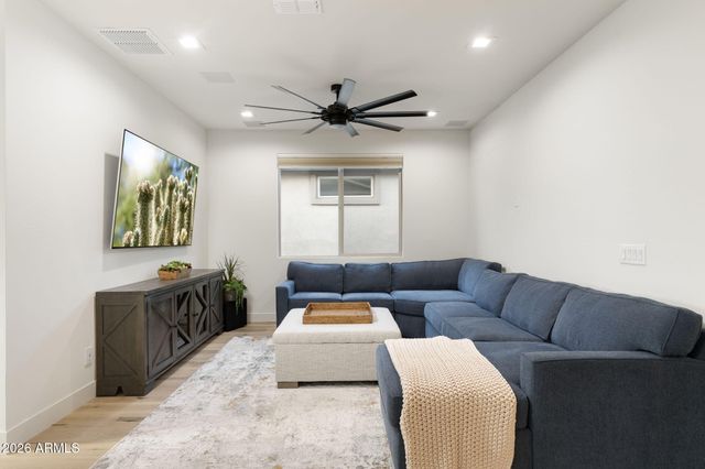 21112 N 60TH Place, Phoenix, AZ 85054