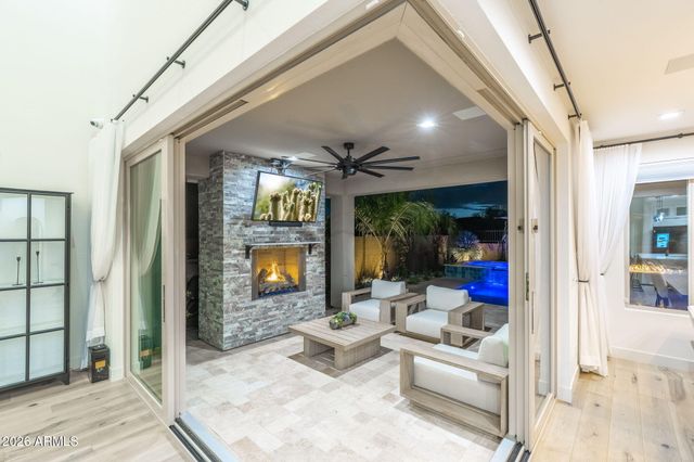 21112 N 60TH Place, Phoenix, AZ 85054