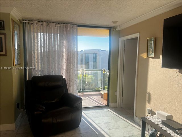 11800 SW 18th St 529-4, Miami, FL 33175