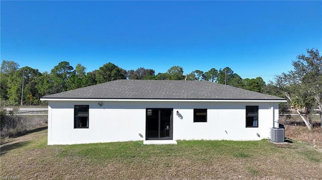 809 Bell BLVD S, Lehigh Acres, FL 33974