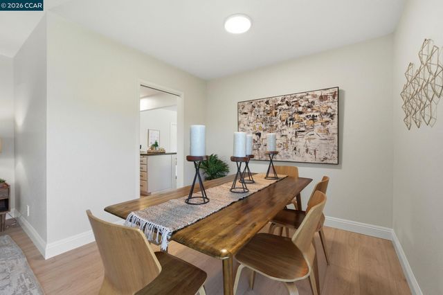 1525 American Beauty Dr, Concord, CA 94521