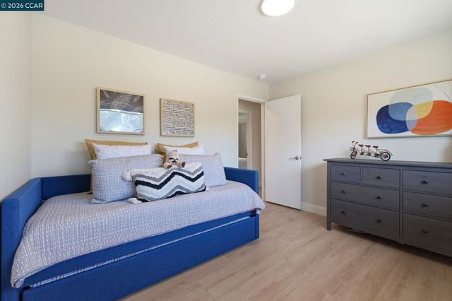 1525 American Beauty Dr, Concord, CA 94521