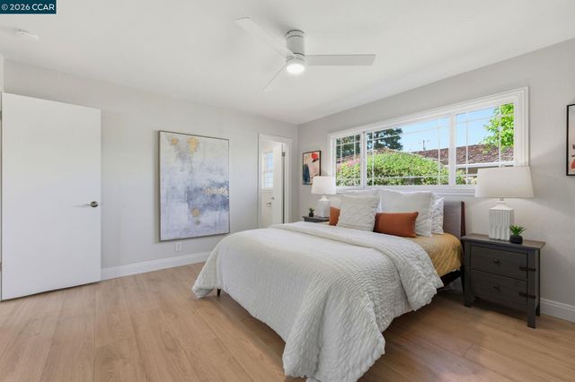 1525 American Beauty Dr, Concord, CA 94521