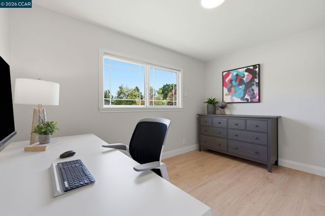 1525 American Beauty Dr, Concord, CA 94521