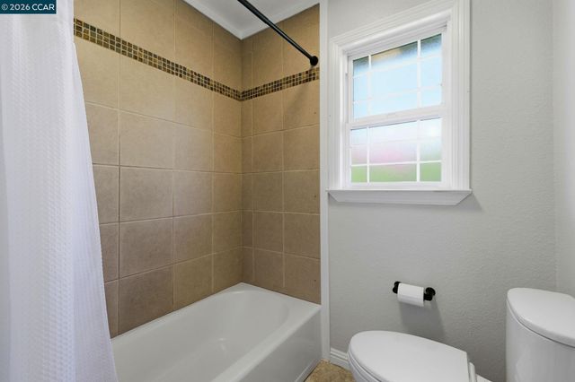 1525 American Beauty Dr, Concord, CA 94521
