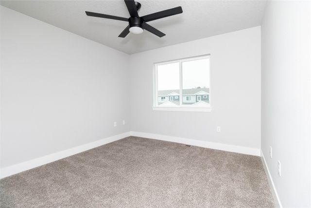 800 Umbra Place, Norwalk, IA 50211