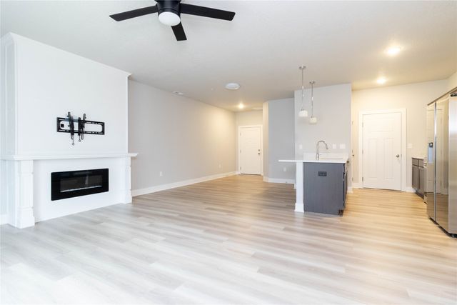 800 Umbra Place, Norwalk, IA 50211