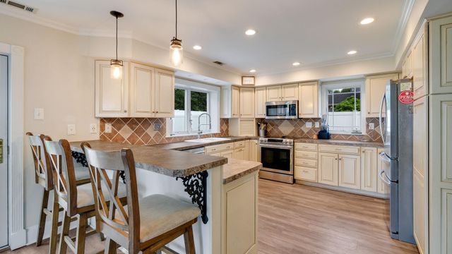 239 BURGUNDY LN, Newtown, PA 18940