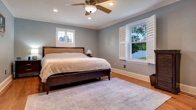 239 BURGUNDY LN, Newtown, PA 18940
