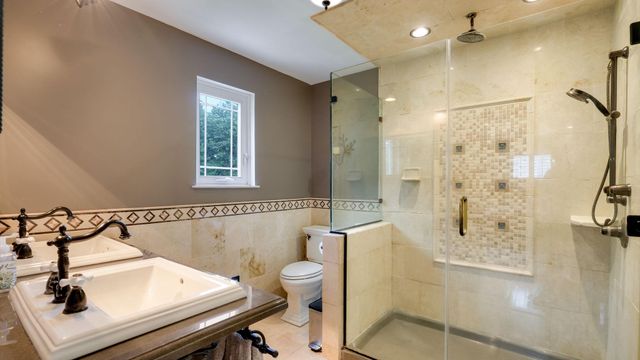 239 BURGUNDY LN, Newtown, PA 18940
